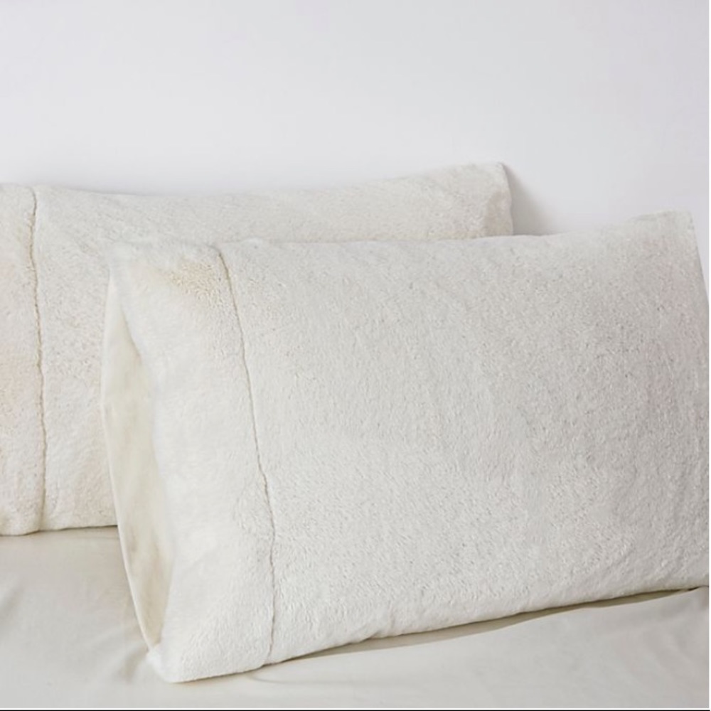 UGG Polar Pillowcases in Snow